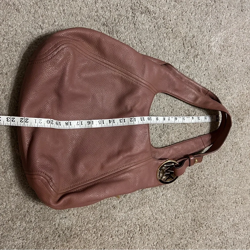 Michael Kors Brown mauve Hobo Bag with Pebbled Leather‎ and MK Charm